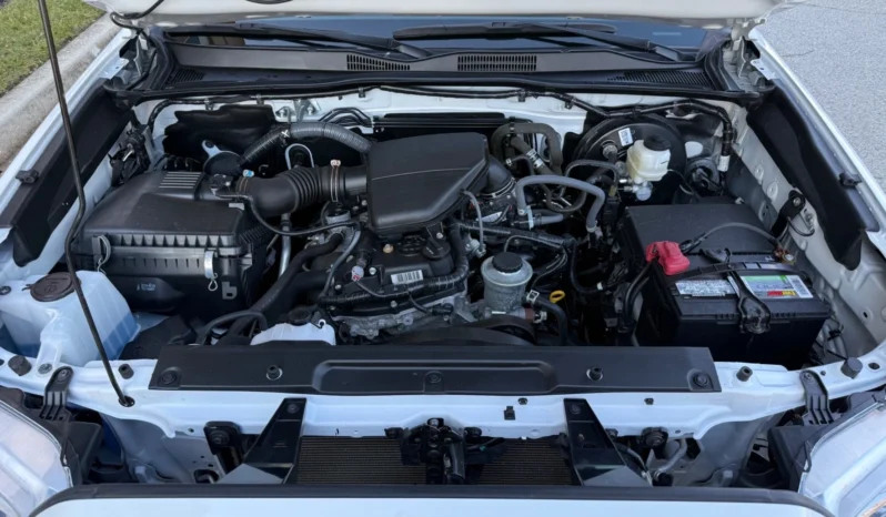 
								2023 Toyota Tacoma DOUBLE CAB SR 2WD 34K MILES full									