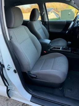 
										2023 Toyota Tacoma DOUBLE CAB SR 2WD 34K MILES full									