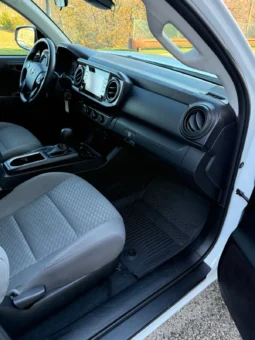 
										2023 Toyota Tacoma DOUBLE CAB SR 2WD 34K MILES full									