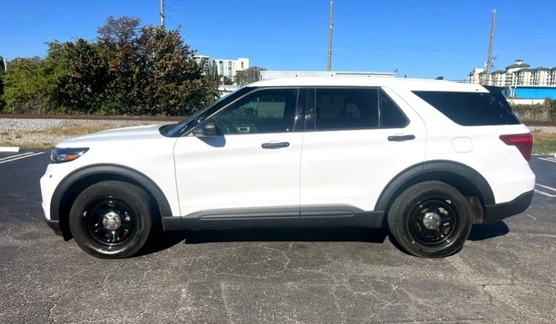 
								2023 Ford Explorer Police interceptor full									