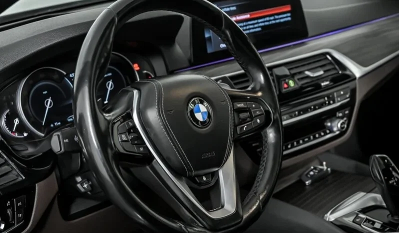 
								2017 BMW 5-Series 530i xDrive full									