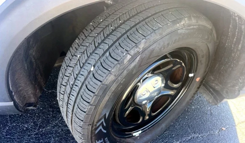 
								2023 Ford Explorer Police interceptor full									