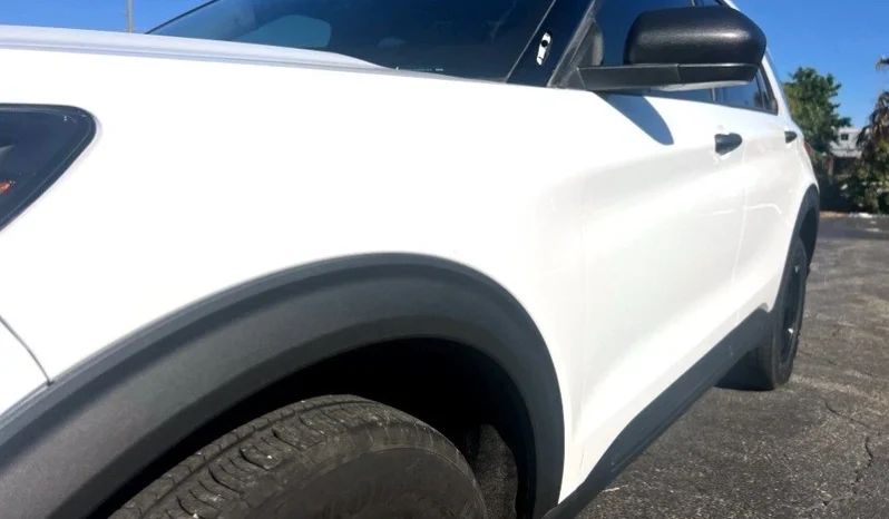 
								2023 Ford Explorer Police interceptor full									