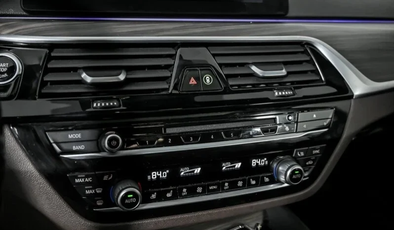 
								2017 BMW 5-Series 530i xDrive full									