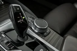 
										2017 BMW 5-Series 530i xDrive full									