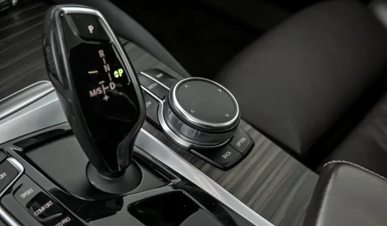 
								2017 BMW 5-Series 530i xDrive full									