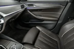 
										2017 BMW 5-Series 530i xDrive full									