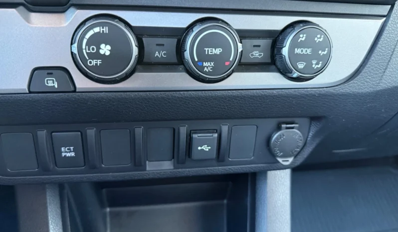 
								2023 Toyota Tacoma DOUBLE CAB SR 2WD 34K MILES full									