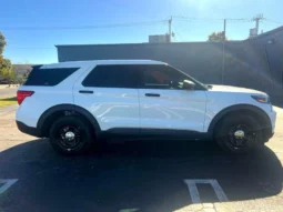 
										2023 Ford Explorer Police interceptor full									
