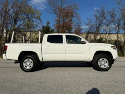 
										2023 Toyota Tacoma DOUBLE CAB SR 2WD 34K MILES full									