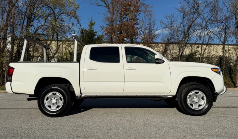 
								2023 Toyota Tacoma DOUBLE CAB SR 2WD 34K MILES full									